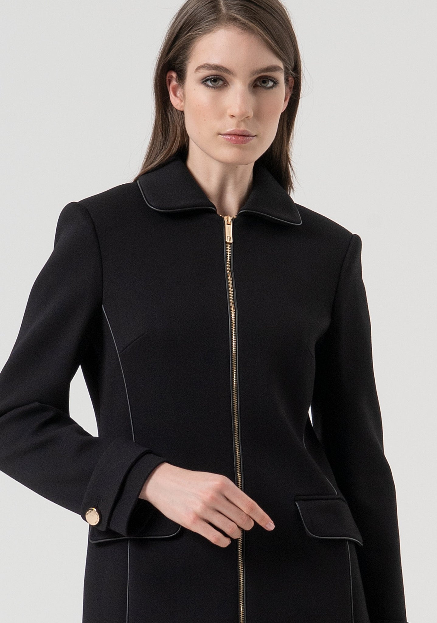Cappotto Slim con Zip Centrale / Nero - Ideal Moda