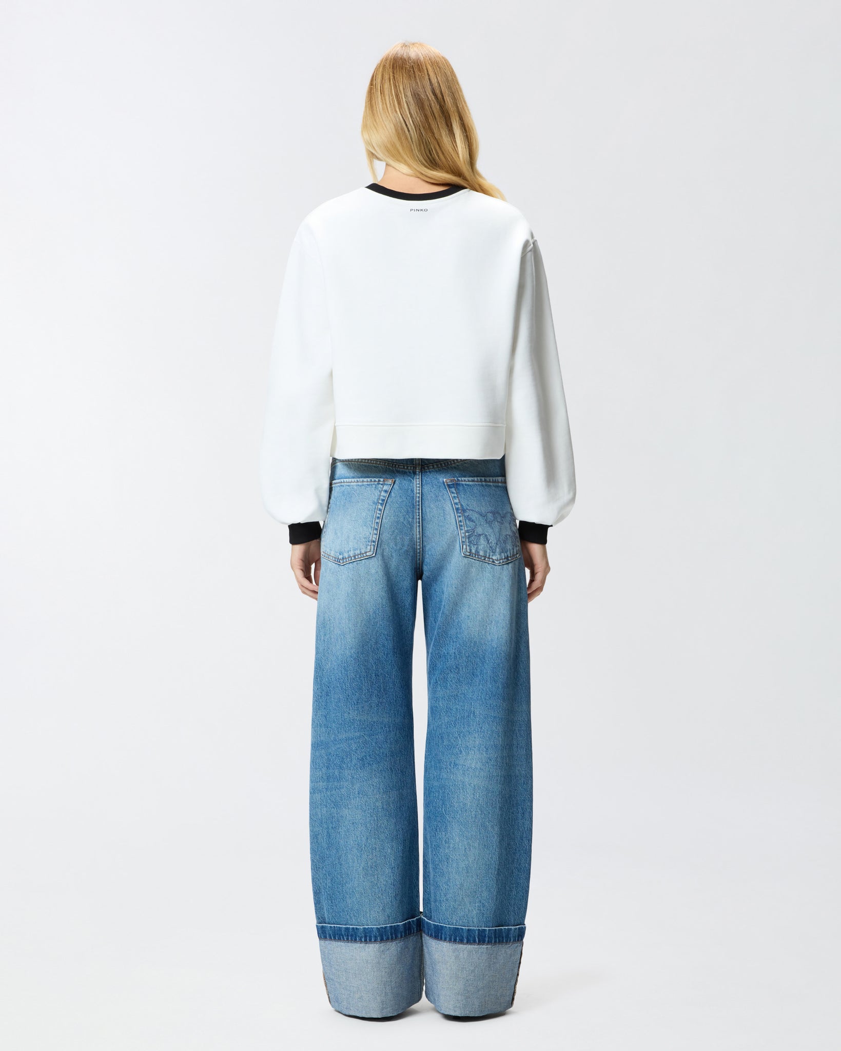 Felpa con Dettaglio Ricamato / Bianco - Ideal Moda