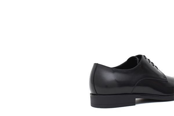 Stringata in Pelle con Fondo in Gomma / Nero - Ideal Moda