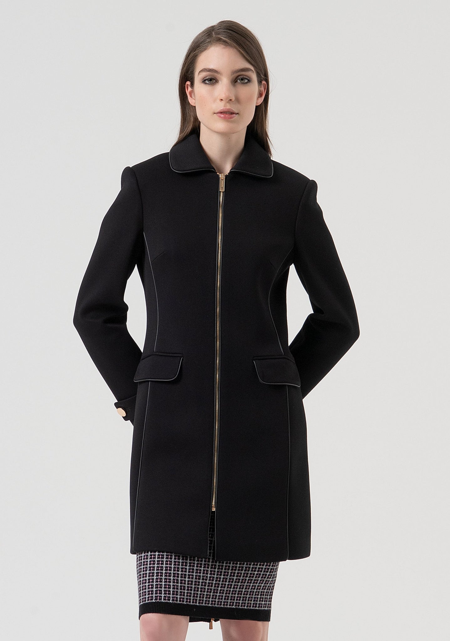 Cappotto Slim con Zip Centrale / Nero - Ideal Moda