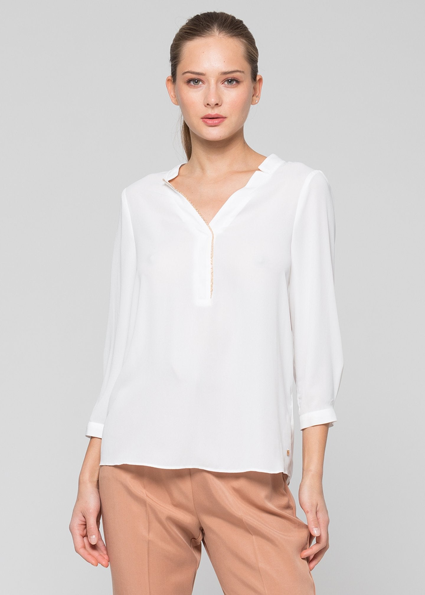 Blusa in georgette con inserto oro / Bianco - Ideal Moda