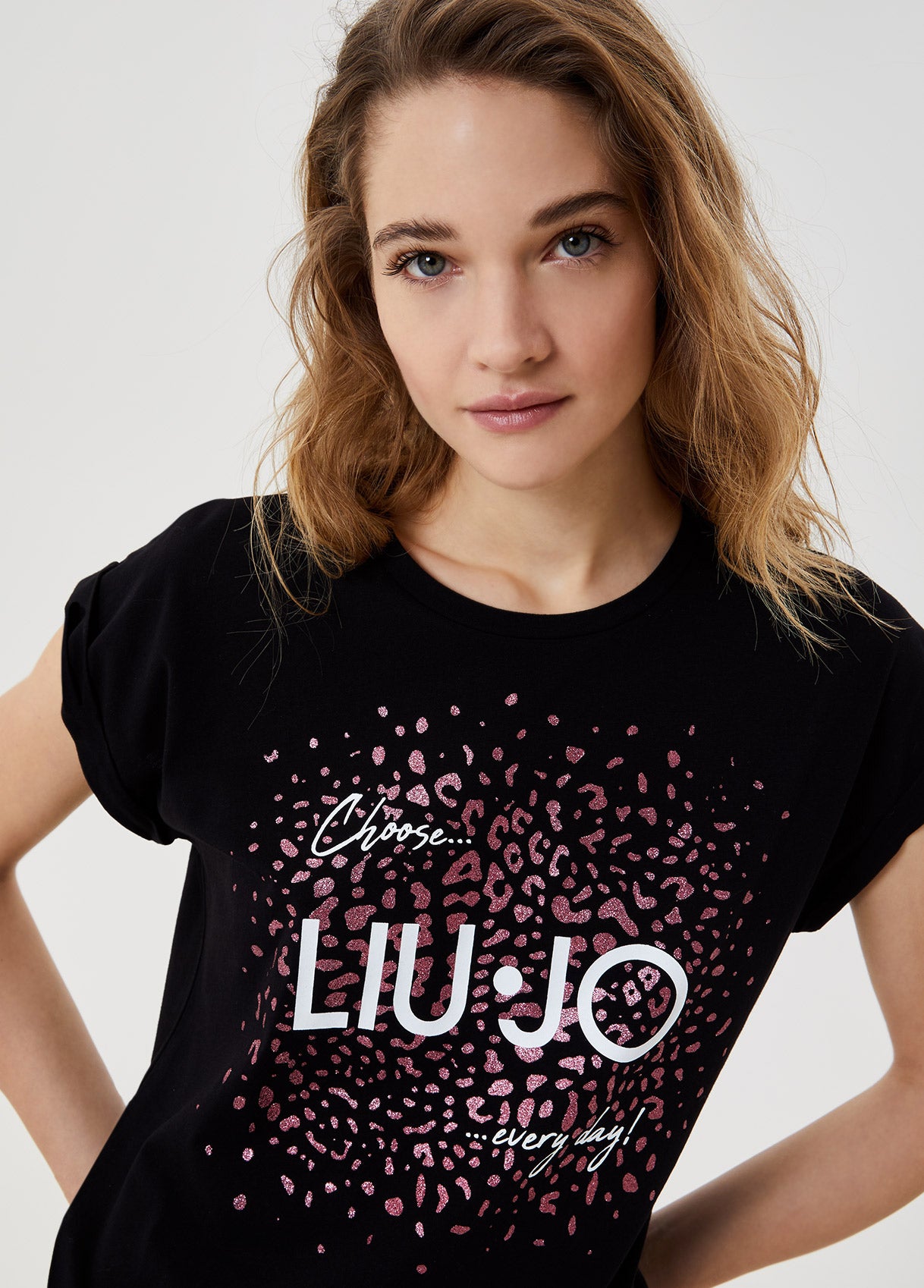 T-shirt con logo / Nero - Ideal Moda