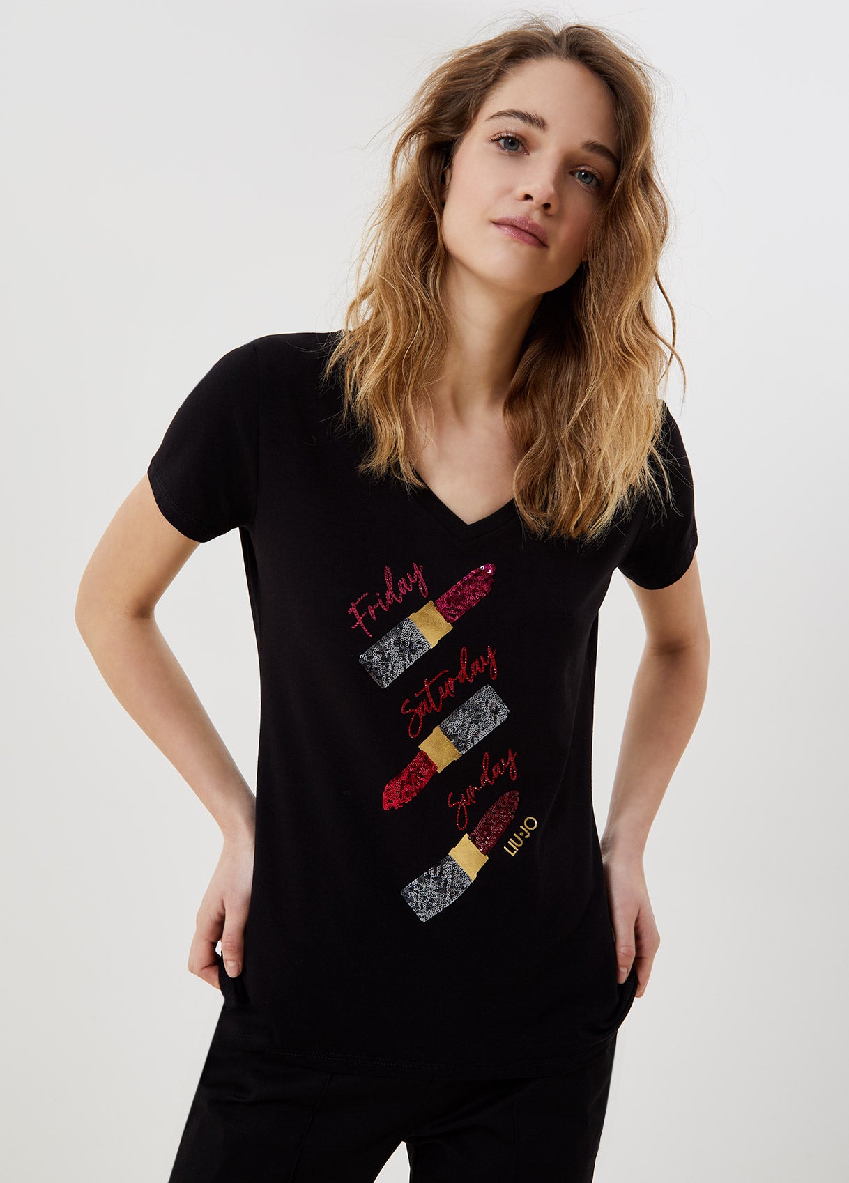 T-shirt con applicazioni / Nero - Ideal Moda